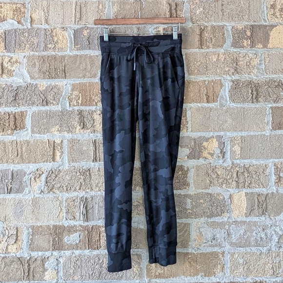 Lululemon Ready to Rulu Jogger Crop Heritage 365 Camo Deep Coal Multi Size 2 - Picture 1 of 9